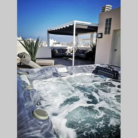 Black Sun. Modern Penthouse In Torrevieja