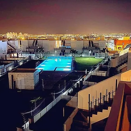 Black Sun. Modern Penthouse In * トレビエハ