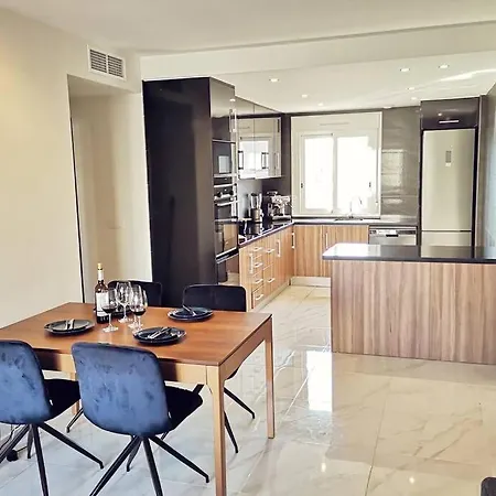 Apartment Black Sun. Modern Penthouse In *