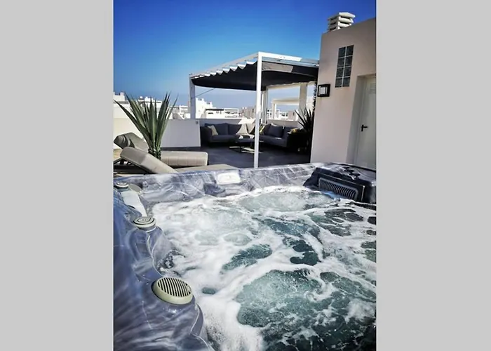 Black Sun. Modern Penthouse In Torrevieja