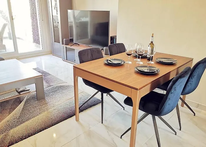 Apartment Black Sun. Modern Penthouse In *