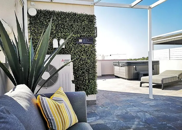 Black Sun. Modern Penthouse In Apartment