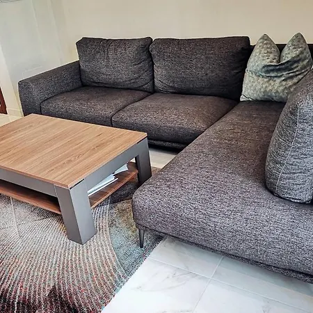 Black Sun. Modern Penthouse In דירה