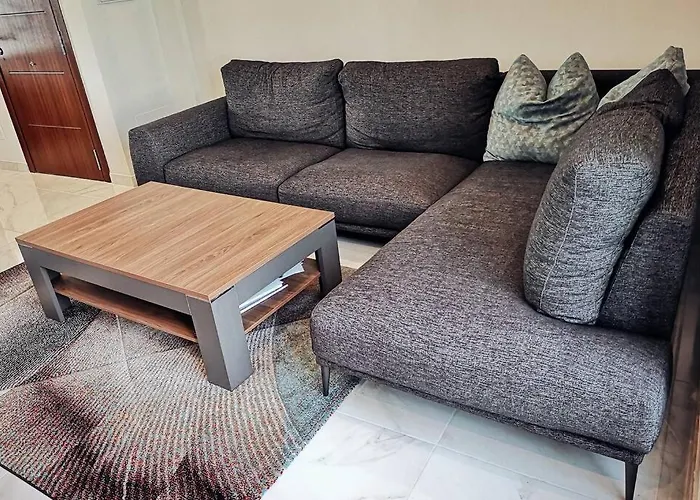 Black Sun. Modern Penthouse In דירה